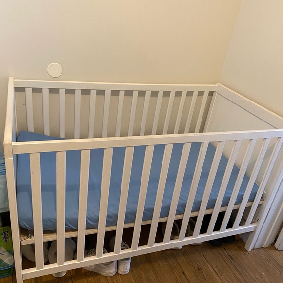 Crib/toddler bed - Picture 3 of 3